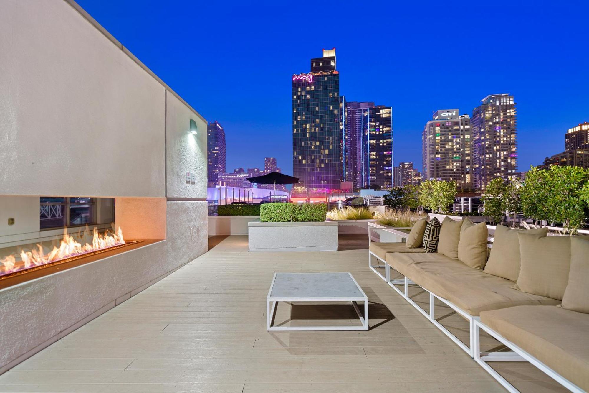 Dtla Escape Skyline Views With Luxury Amenities Apartment Los Angeles Exterior photo